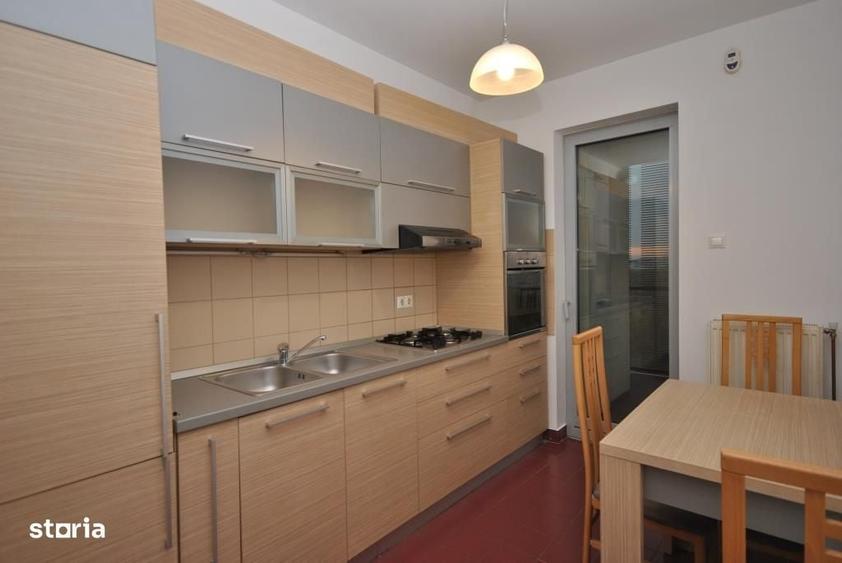 Apartament cu 3 camere decomandat în Central