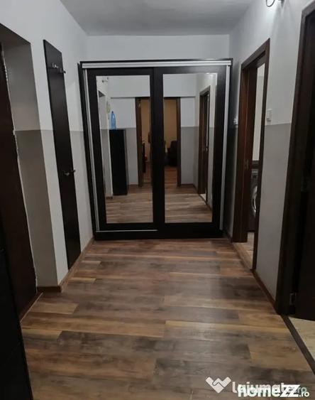 Garsonieră decomandată, mobilată în Crângași