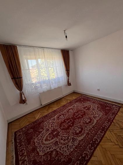 Apartament cu 2 camere semidecomandat în Est