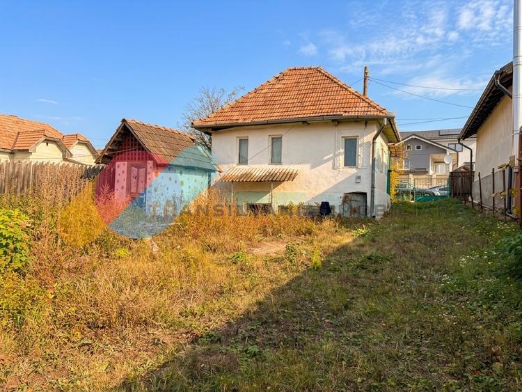 Casă individuală cu 2 camere cu Teren 2700 Mp în Crăești