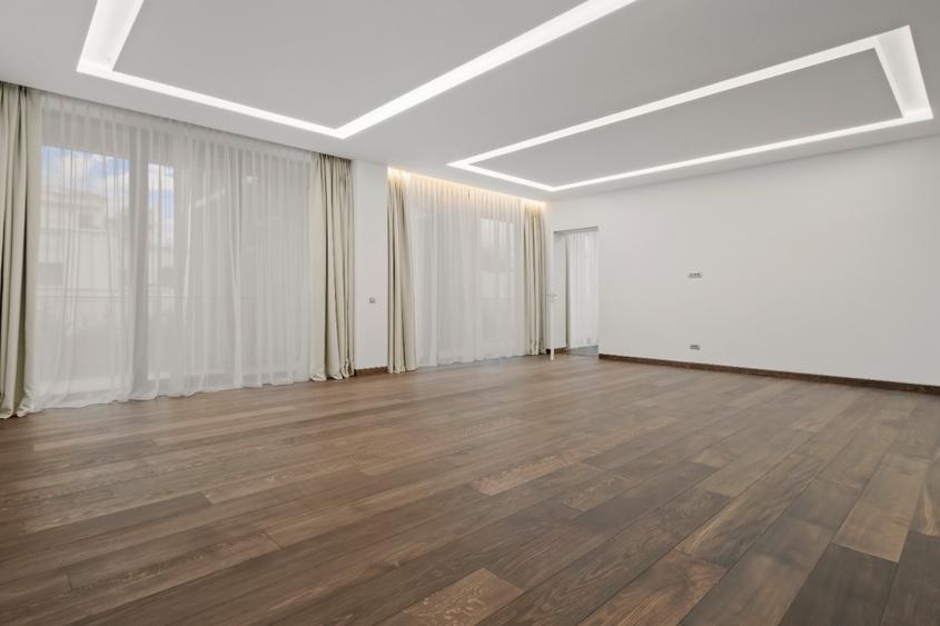 Apartament cu 3 camere decomandat în Arcul de Triumf