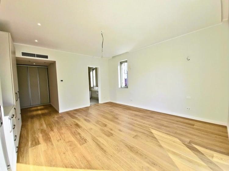 Casă cu 9 camere cu Garaj în Dorobanți