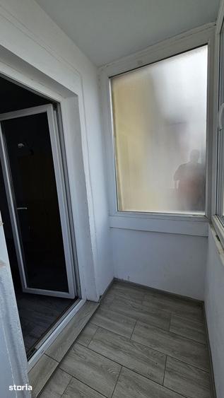 Apartament cu 2 camere semidecomandat în Tractorul