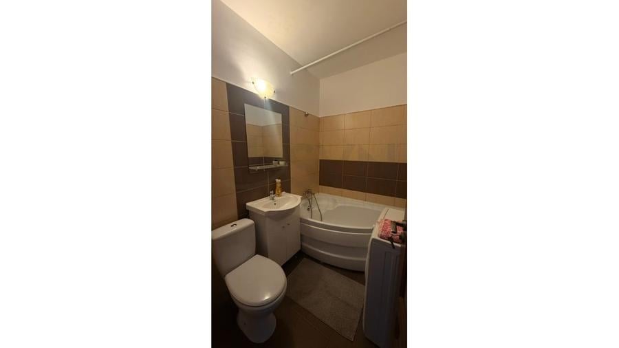 Apartament cu 2 camere semidecomandat, mobilat în 1 Mai