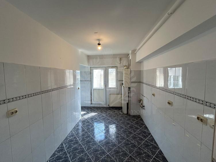 APARTAMENT 3 CAMERE/ PIAȚA MIHAI// VITEAZUL //ETAJ 1 //DECOMANDAT - 9