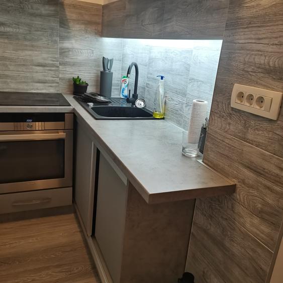 Apartament cu 3 camere decomandat, mobilat în Sud