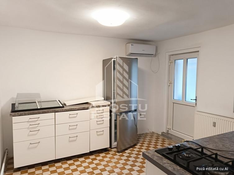 Apartament cu 3 camere decomandat în Mehala