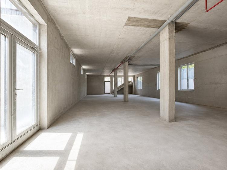 Spațiu comercial, de 177 mp, în Florești