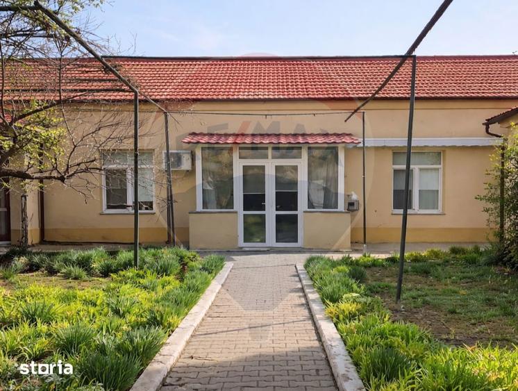 Casă cu 4 camere cu Teren 371 Mp în Universitate