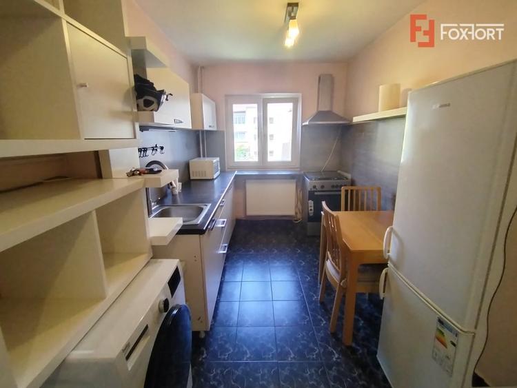 Apartament cu 2 camere semidecomandat, mobilat în Girocului