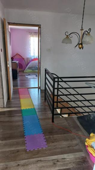 Casă cu 3 camere cu Teren 751 Mp în Cuvin