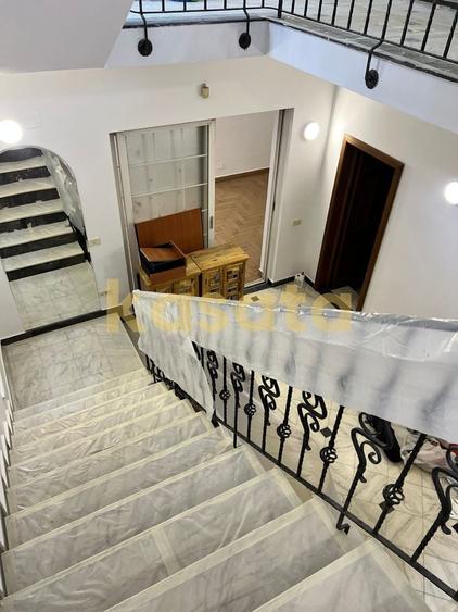 Casă cu 5 camere cu Canalizare în Mihai Bravu