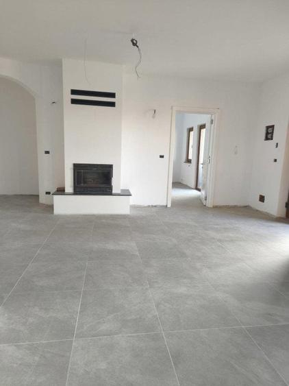 Casa finisata, teren 2500mp, Marginea - 7