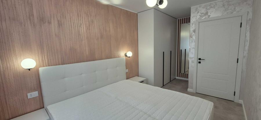 Apartament cu 3 camere decomandat în Exterior Vest