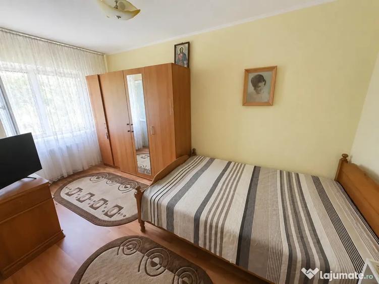 Apartament cu 3 camere semidecomandat în Central