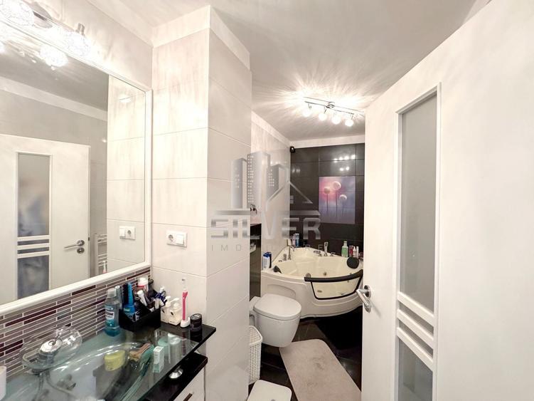 Apartament cu 3 camere semidecomandat, mobilat în Florești