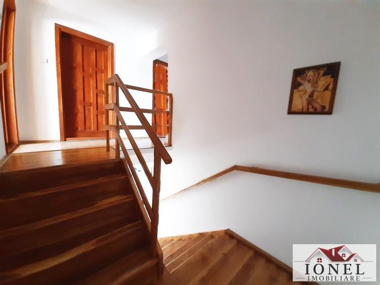 Casă individuală cu 4 camere cu Canalizare în Vințu de Jos