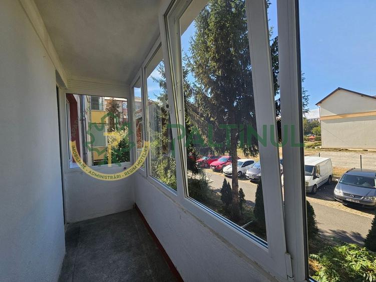 Apartament cu 2 camere nedecomandat, mobilat în Mihai Viteazul