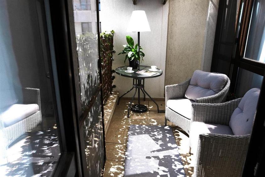 Apartament cu 3 camere semidecomandat, mobilat în Pipera