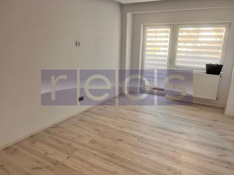 Apartament cu 3 camere decomandat, mobilat în Decebal