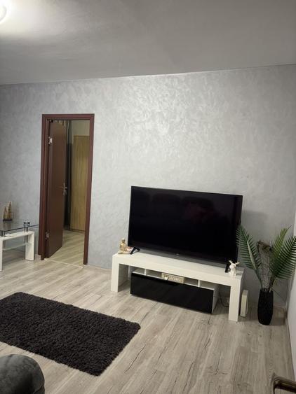 Apartament cu 2 camere semidecomandat în Moara