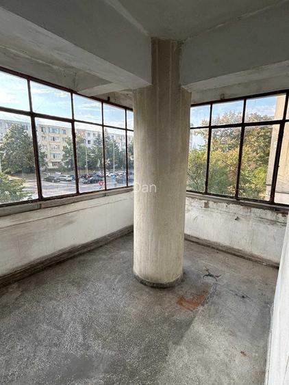 Proprietar vand apartament 3 camere Craiovei-an constructie 1992
