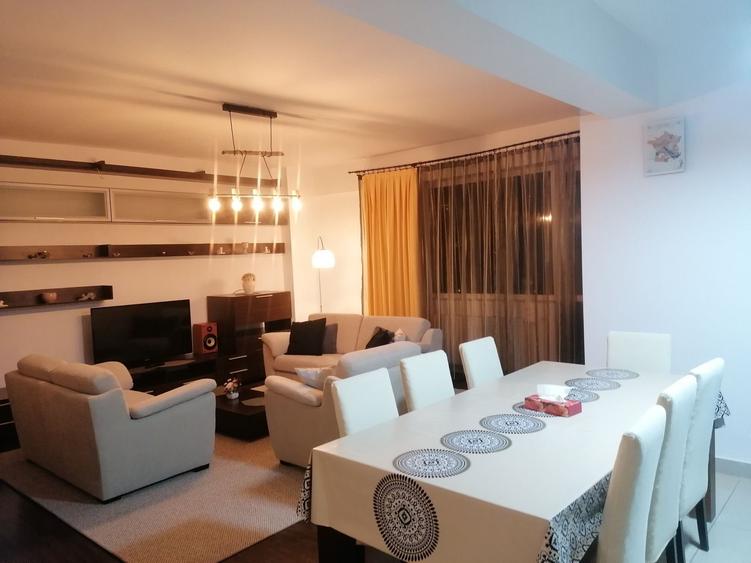 Apartament cu 3 camere decomandat în Dosu Bricii