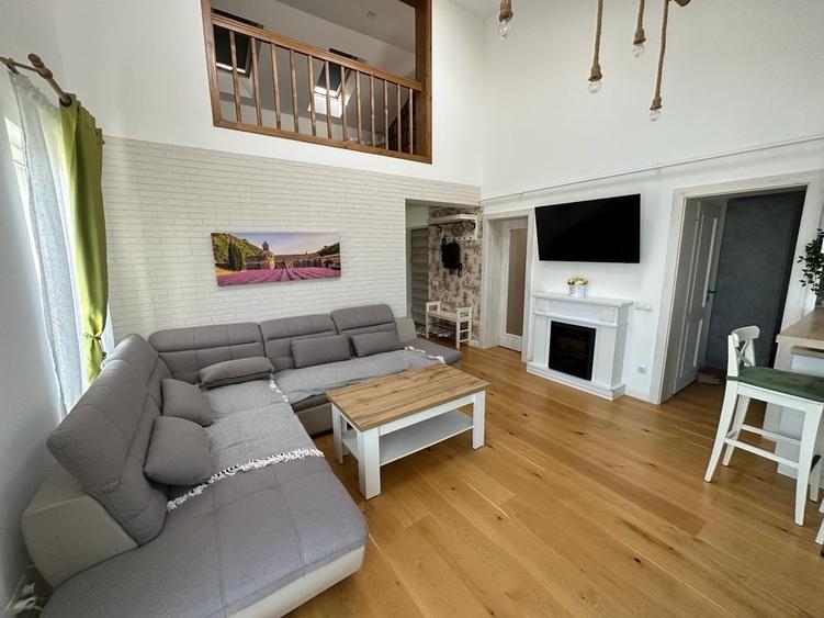 Penthouse cu 3 camere decomandat, mobilat în Arhitecților - Calea Cisnădiei