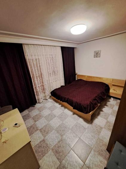 Casă cu 3 camere decomandat în Central
