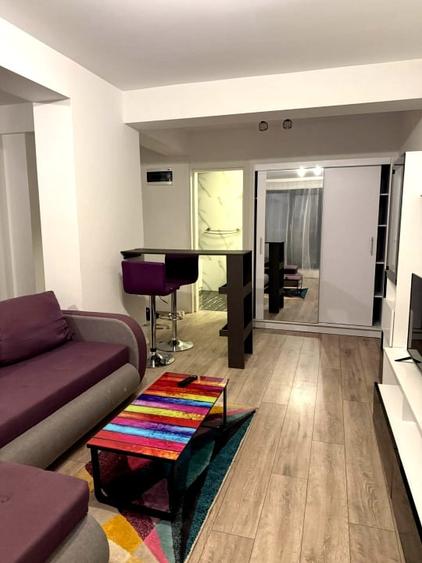 Apartament cu 2 camere semidecomandat, mobilat în Pipera