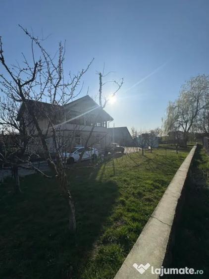 Casă cu 4 camere cu Teren 1400 Mp în Tăuții de Sus