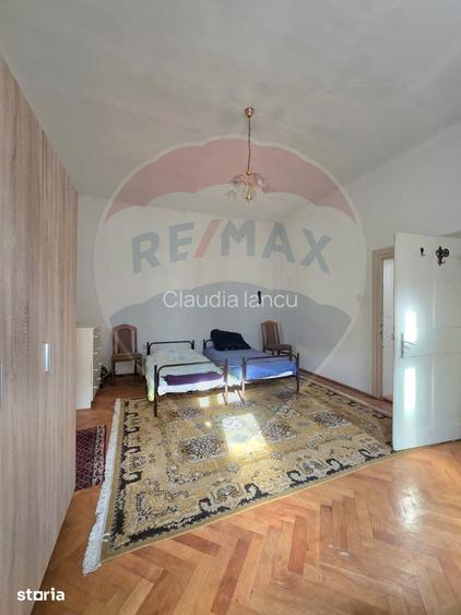 Casa cu 4 camere de vanzare in zona ultracentrala Medias
