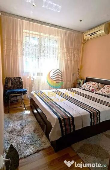 Apartament cu 3 camere semidecomandat în Central