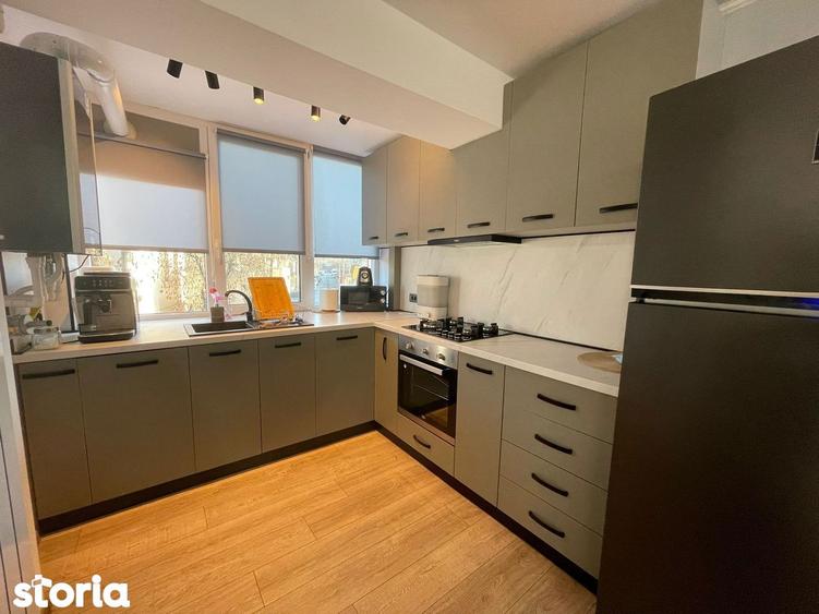 Apartament cu 3 camere decomandat, mobilat în Berceni