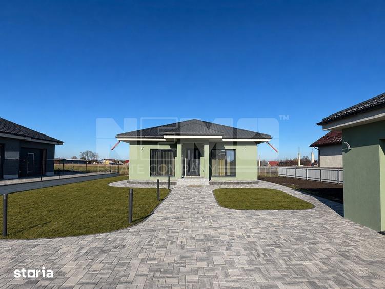 Casă cu 4 camere cu Teren 2000 Mp în Volovăț