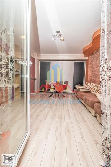 Apartament cu 2 camere semidecomandat în Roșu