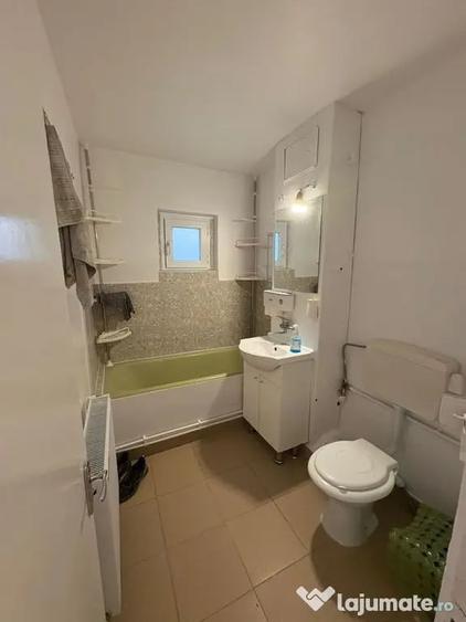 Apartament cu 2 camere decomandat în