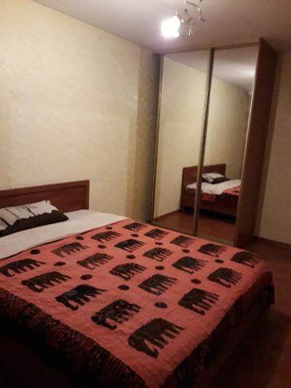 Apartament cu 3 camere decomandat în Lipovei