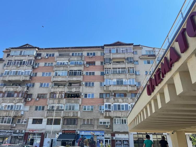 Apartament cu 4 camere decomandat în Ultracentral