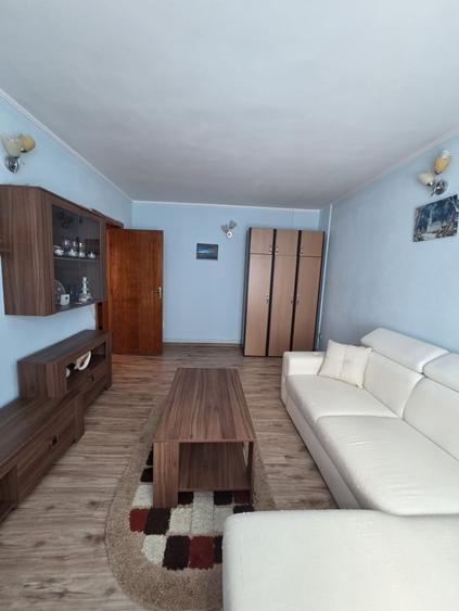 Garsonieră decomandată, mobilată în Peninsula