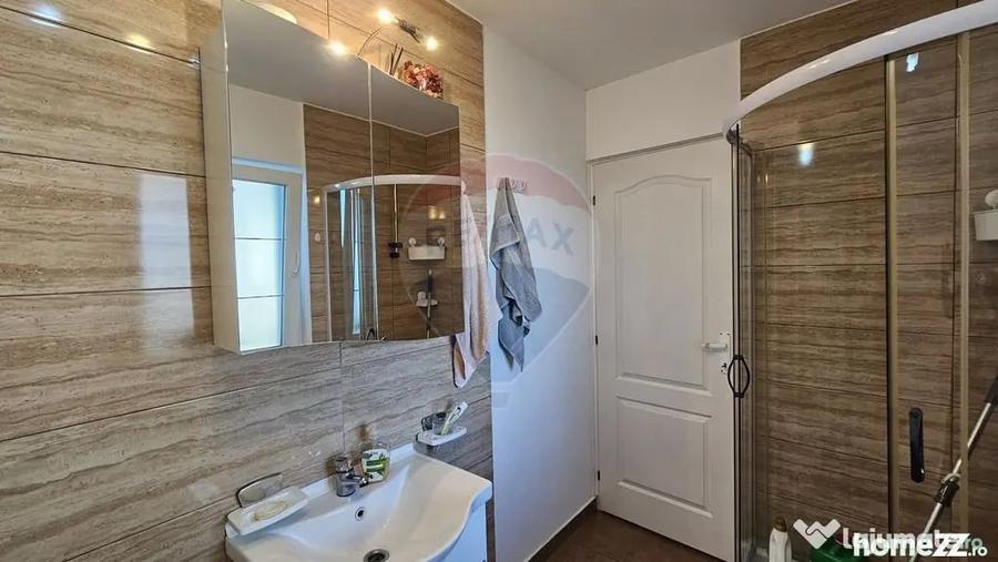 Casă cu 6 camere cu Teren 3614 Mp în Liteni (Moara)