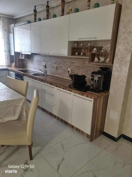 Apartament cu 3 camere în Florești