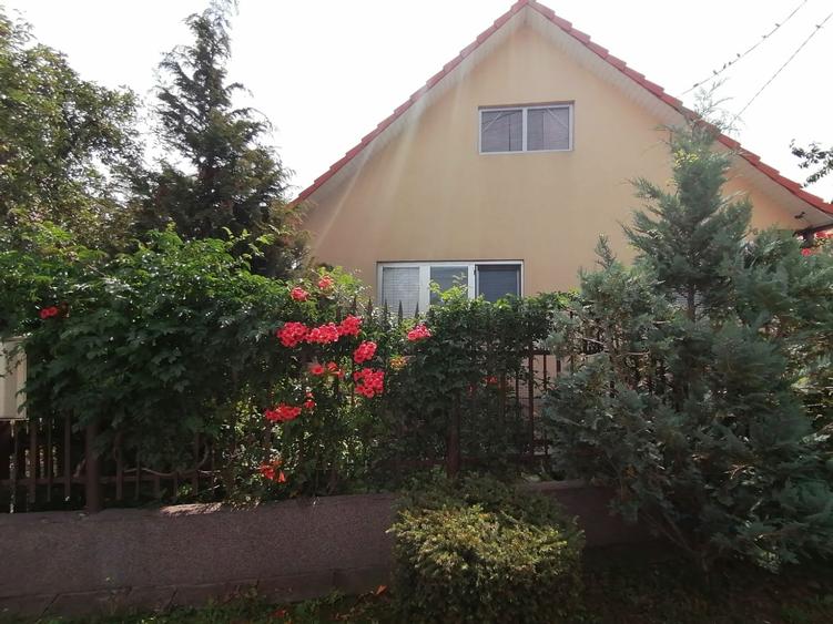 Casă individuală cu 3 camere cu Canalizare în Petelea