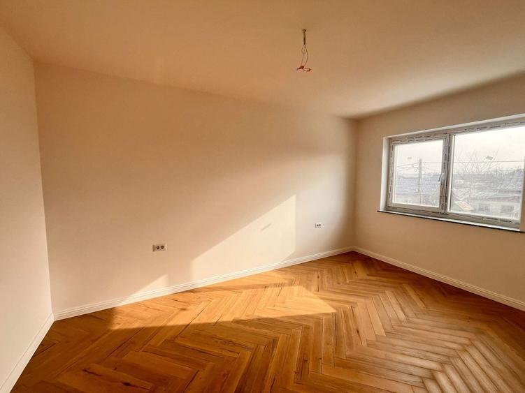 Apartament cu 2 camere semidecomandat, mobilat în Lisaura
