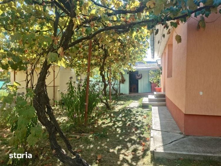 Casă cu 4 camere cu Teren 120 Mp în Central