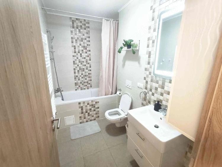 Apartament cu 2 camere decomandat în Tractorul