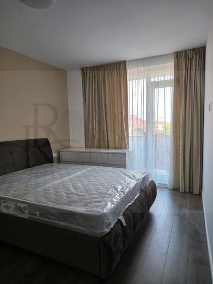 Apartament cu 3 camere decomandat, mobilat în Bulgaria
