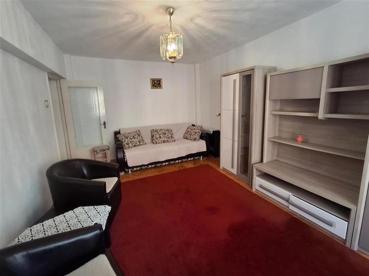 Apartament cu 2 camere decomandat în Mihai Viteazul