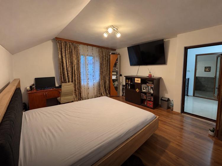 Casă cu 5 camere cu Canalizare în Valu lui Traian