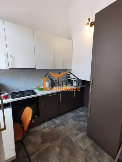 Apartament cu 3 camere decomandat în 15 Noiembrie